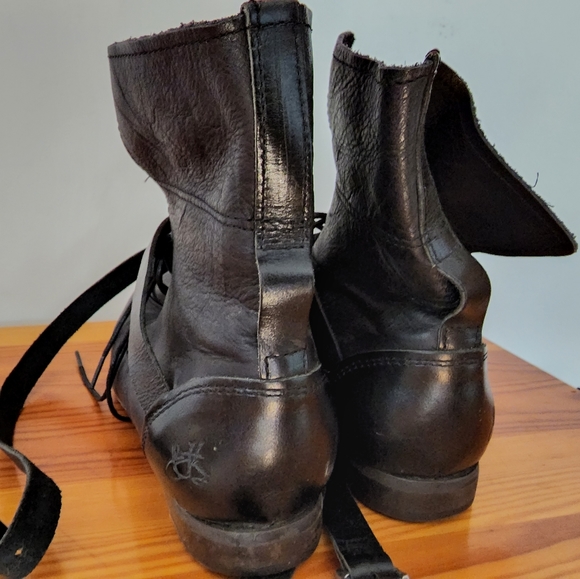 Like-new Fluevog leather boots - Picture 3 of 4